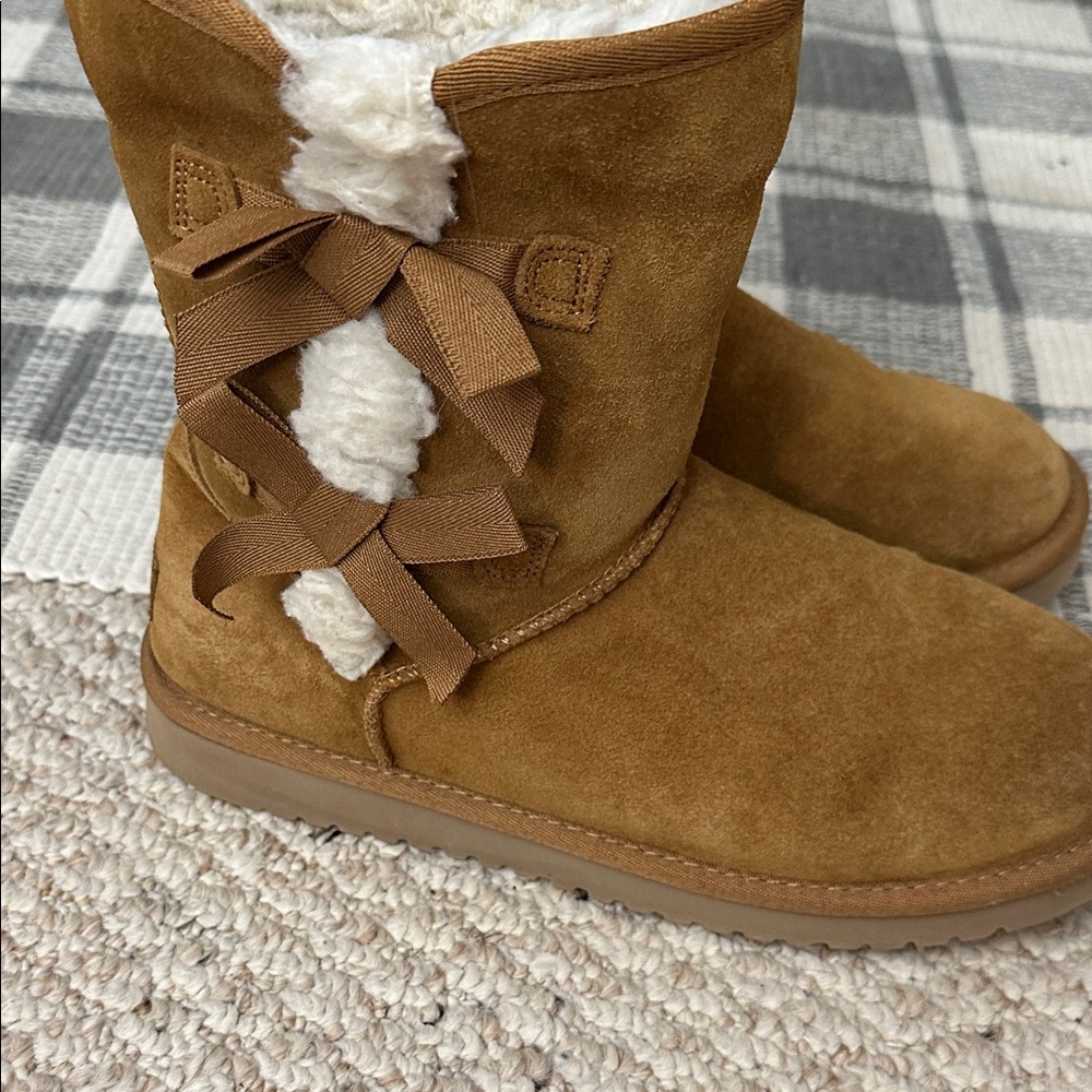 Uggs Koolaburra Uggs worn twice no flaws 9 so nice no flaws